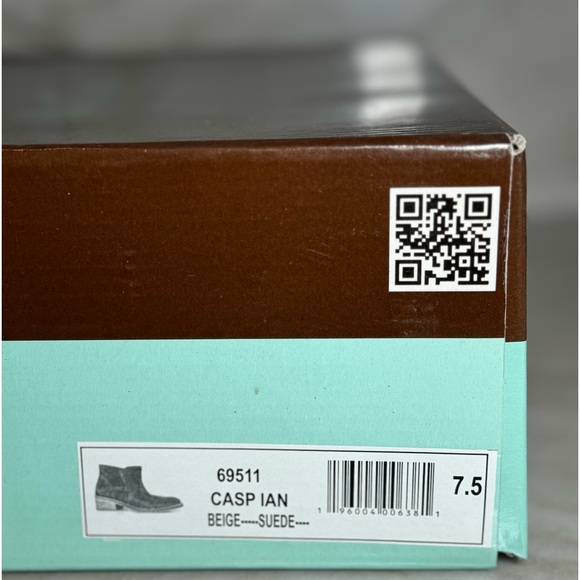 Diba True Caspian Beige Suede Boots New in Box - Picture 15 of 16